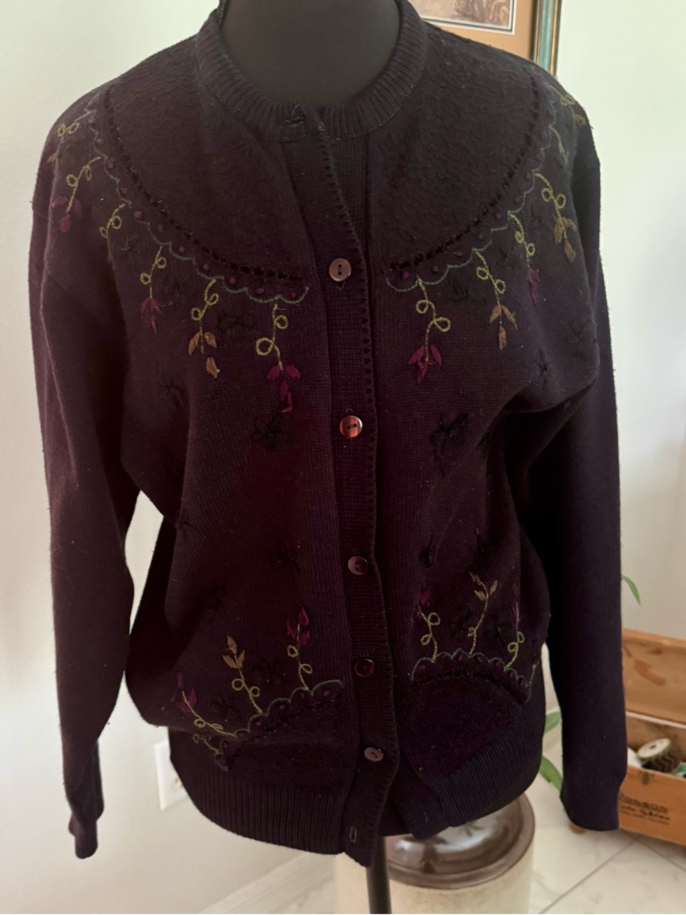 Vintage Black Floral Embroidered Women's Sweater